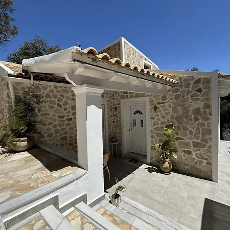 Mitsialis בית נופש Lákka