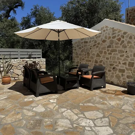 Mitsialis בית נופש Lákka