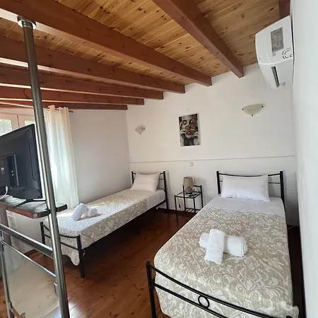 Mitsialis בית נופש Lákka